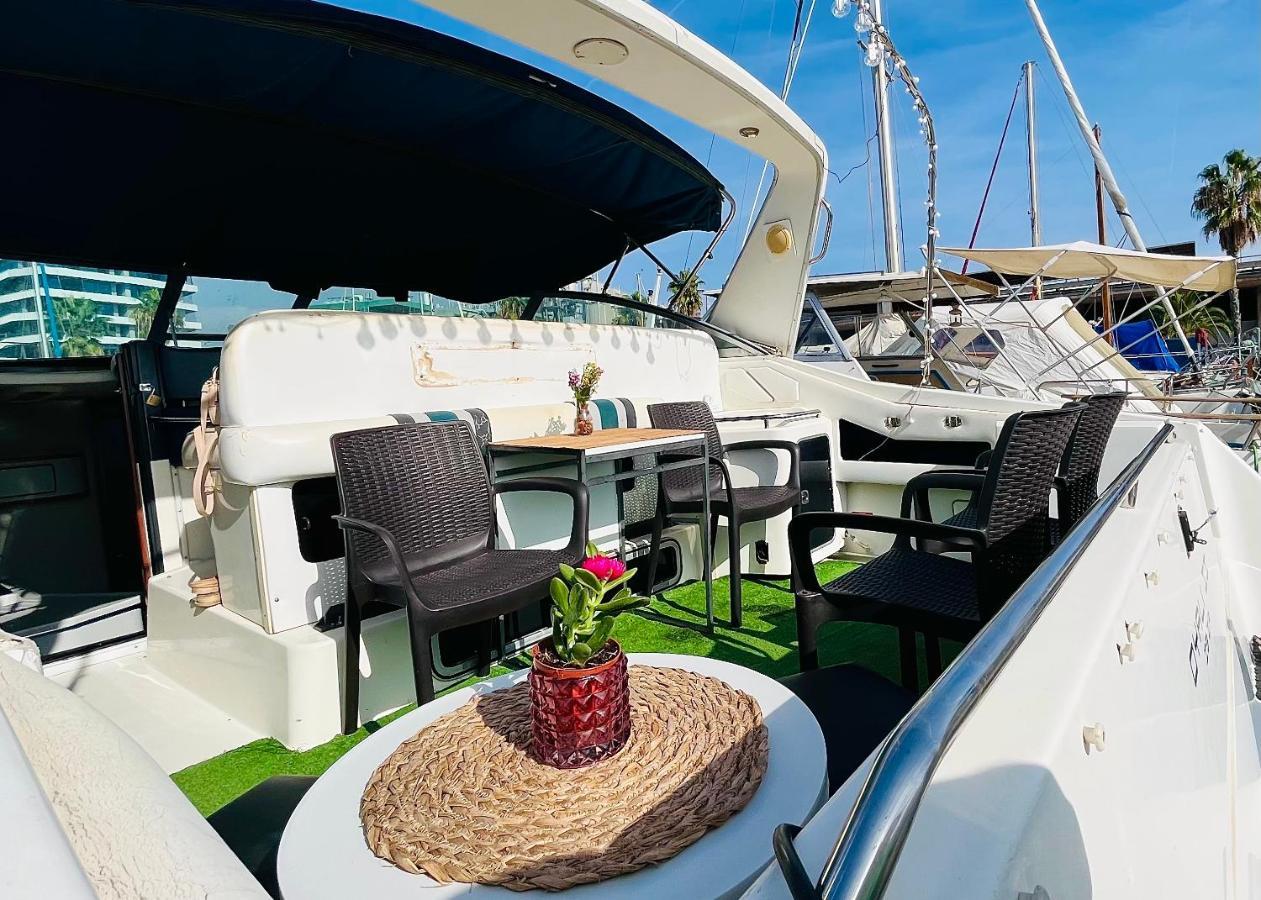Yacht Hotel Barcelona Sant Adrià de Besòs Esterno foto