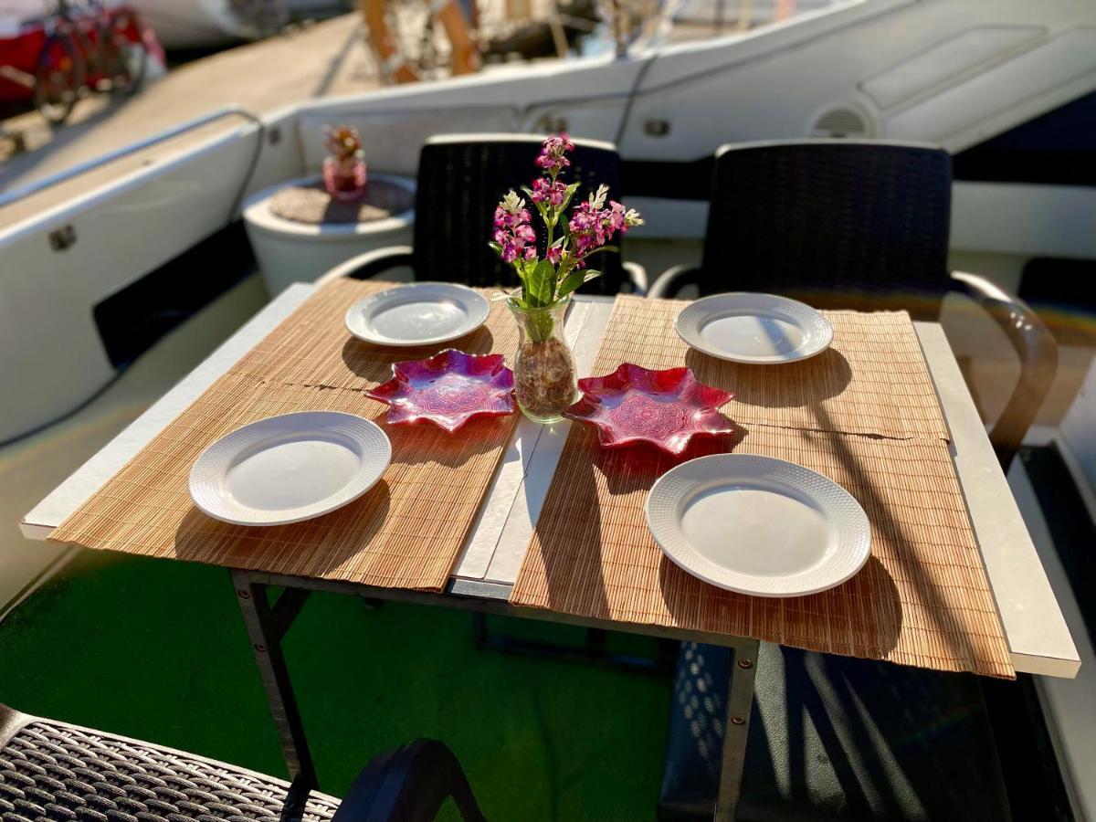 Yacht Hotel Barcelona Sant Adrià de Besòs Esterno foto