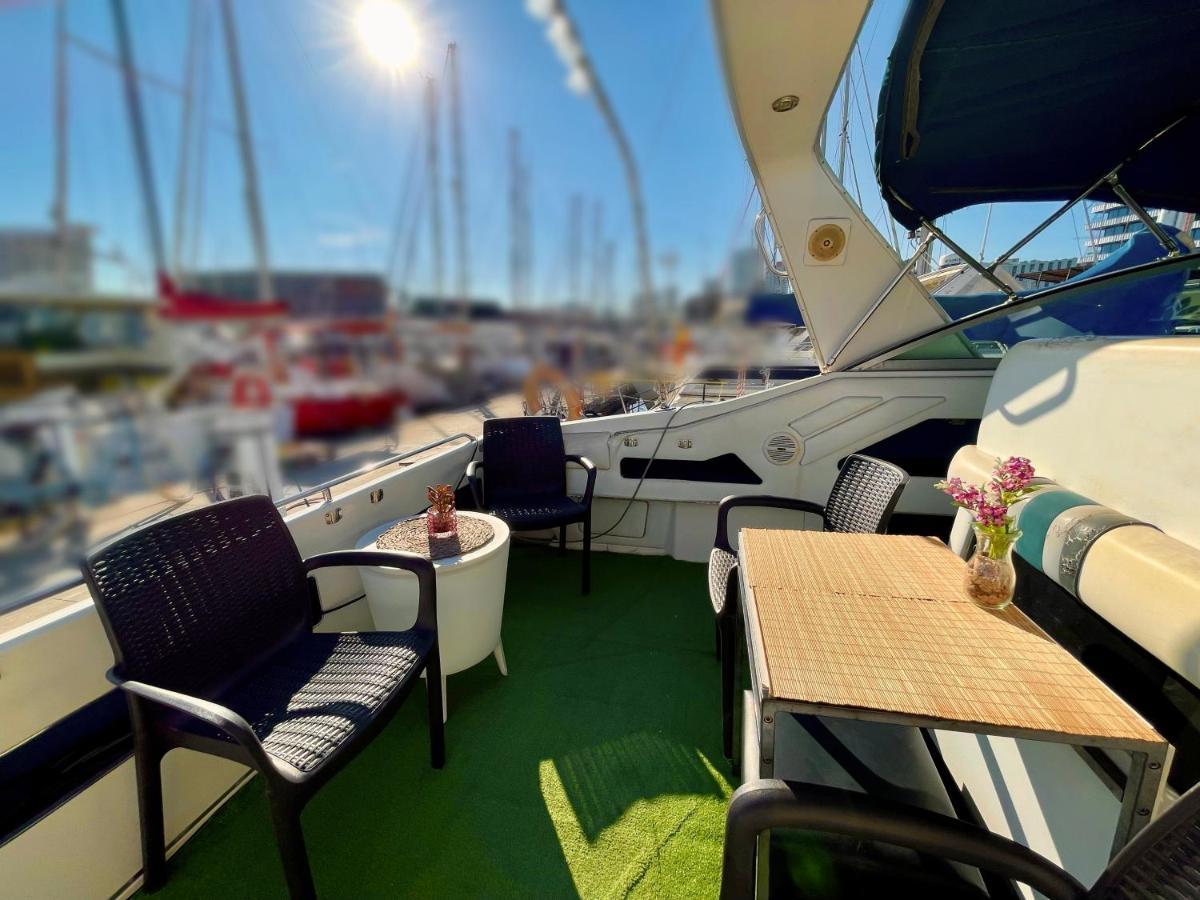 Yacht Hotel Barcelona Sant Adrià de Besòs Esterno foto