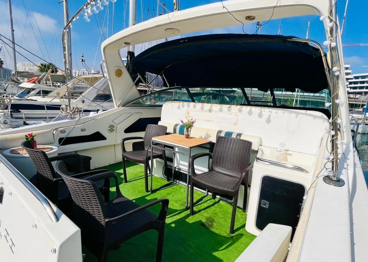 Yacht Hotel Barcelona Sant Adrià de Besòs Esterno foto